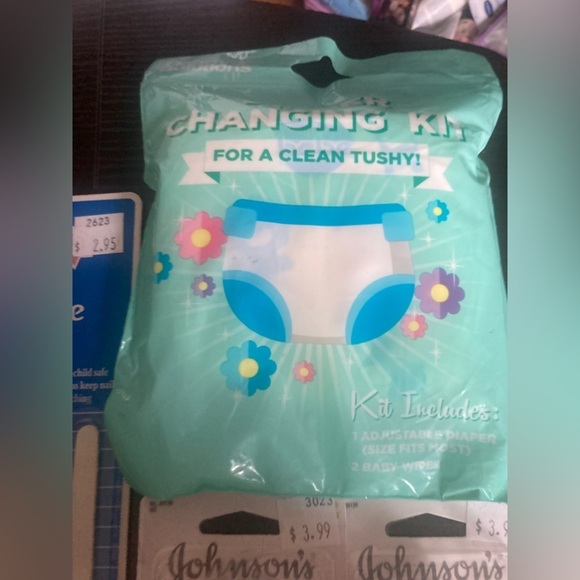 4/$25 Baby Travel set. Includes manicure set, Johnson’s baby lotion(2) & more - Picture 2 of 4
